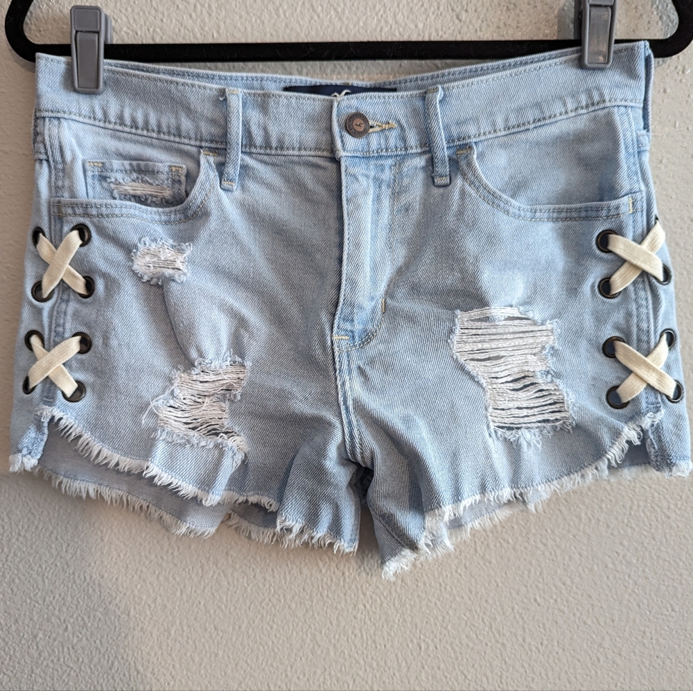 Hollister women's size 7, 28 waist, light blue denim jean shorts, distressed